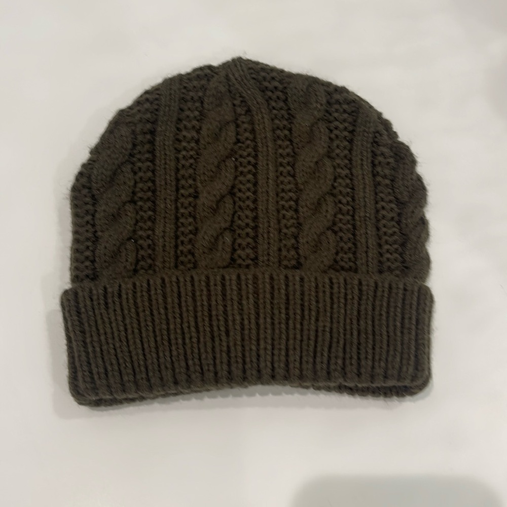 Banana Republic, Cable knit Beanie,Colour- Dark Olive,Unisex One size, New